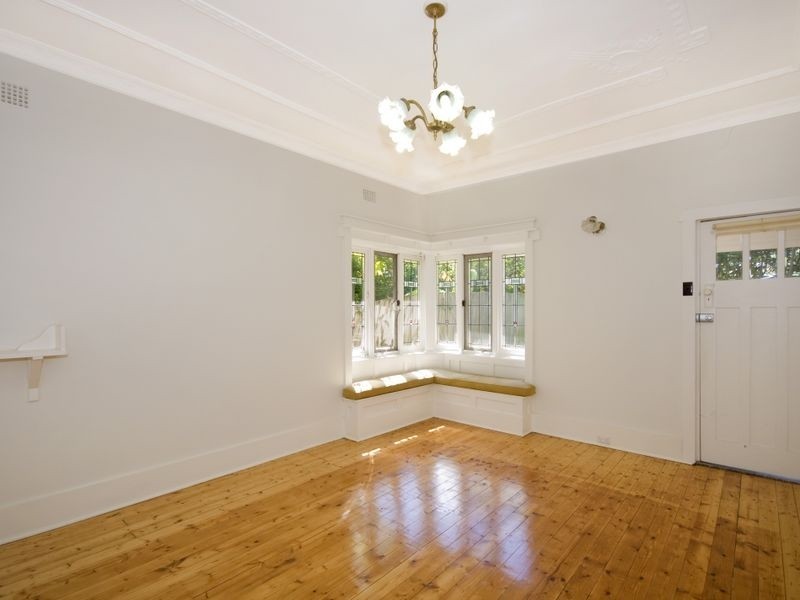 8 Clanville Road, Roseville NSW 2069