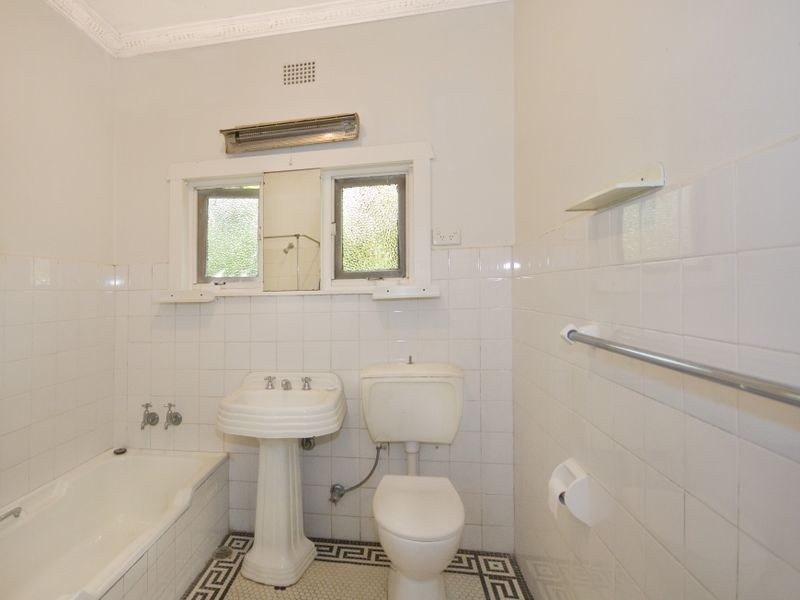 8 Clanville Road, Roseville NSW 2069