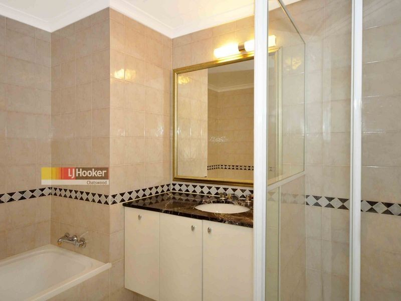 2402/37 Victor Street, Chatswood NSW 2067