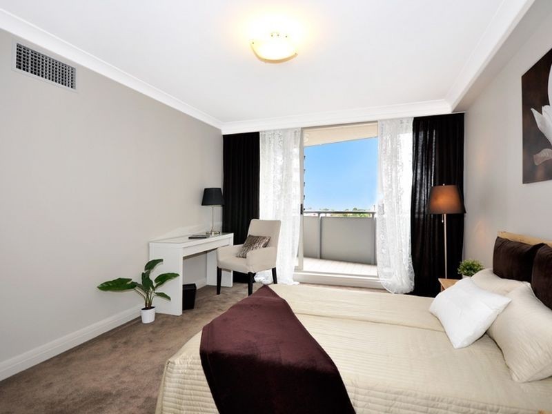 1006/8 Brown St, Chatswood NSW 2067
