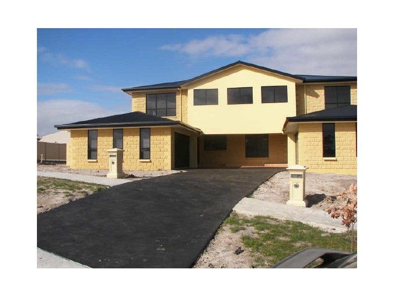 2/60 Haven Drive, Shearwater TAS 7307