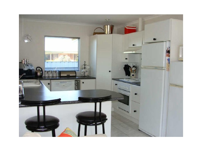 Unit 2, 4 St Georges Crescent, Shearwater TAS 7307