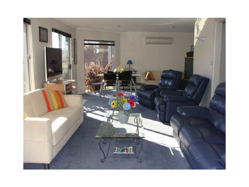 Unit 2, 4 St Georges Crescent, Shearwater TAS 7307
