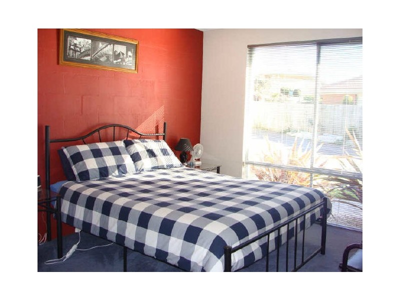 Unit 2, 4 St Georges Crescent, Shearwater TAS 7307