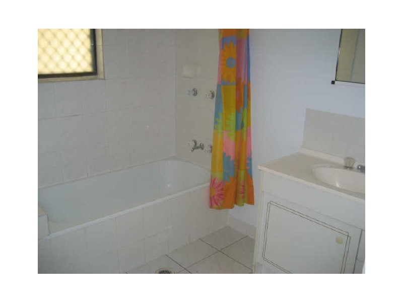 18 Leila Avenue, Rasmussen QLD 4815