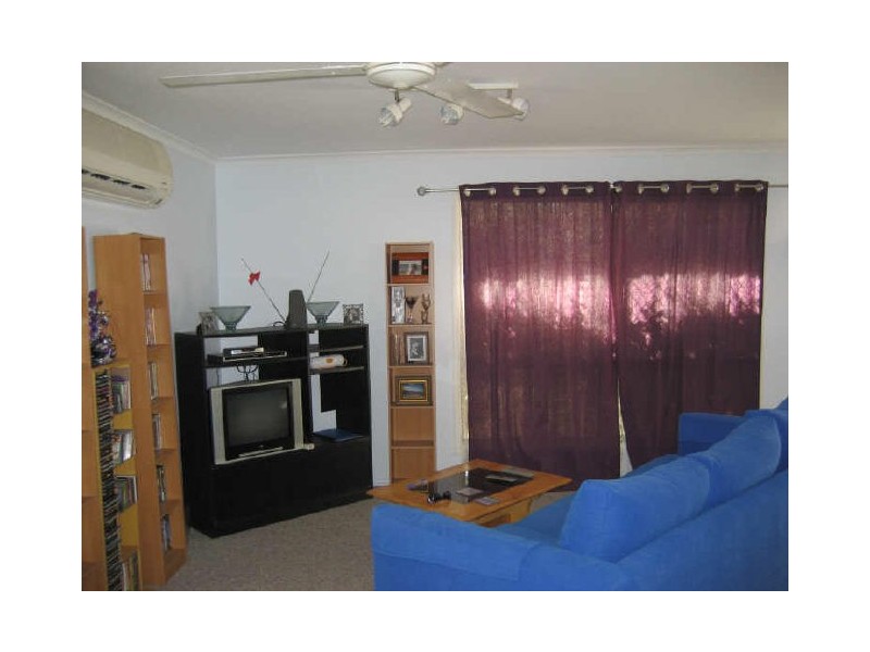 18 Leila Avenue, Rasmussen QLD 4815