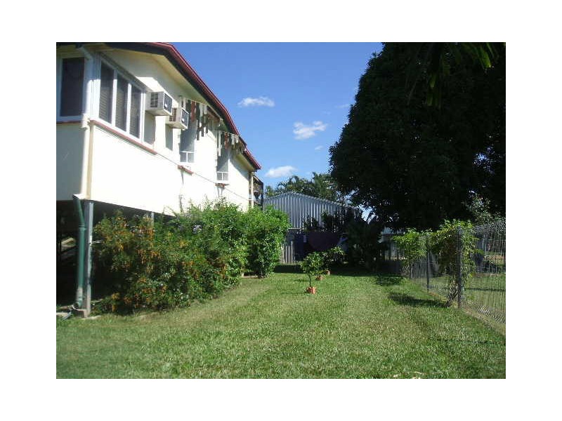 120 13th Avenue, Home Hill QLD 4806