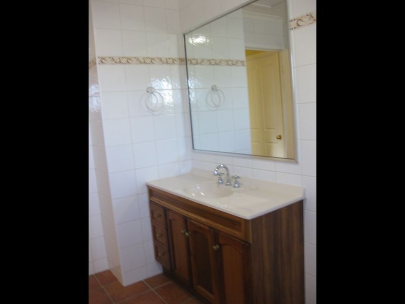 13 Berontha Street, Cranbrook QLD 4814