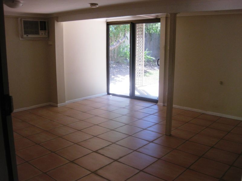 33 Bay Street, Pallarenda QLD 4810