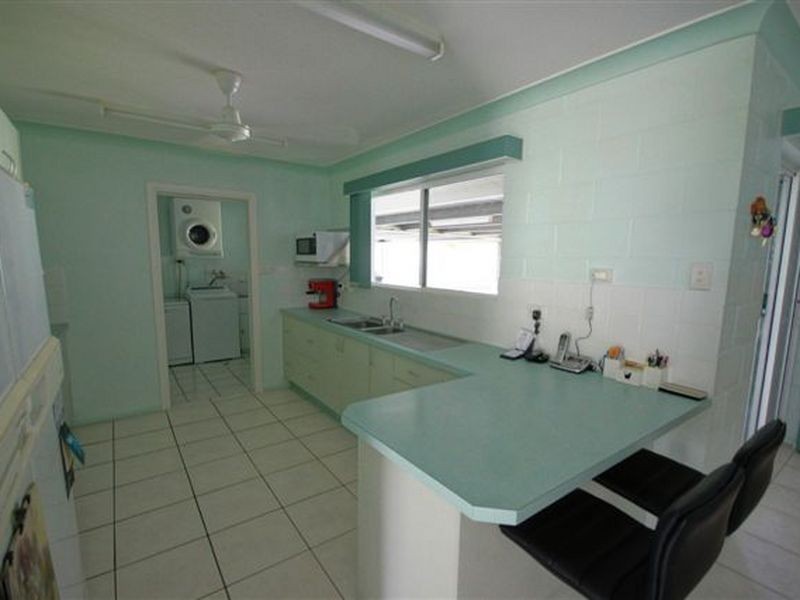 37 Country Road, Alligator Creek QLD 4816