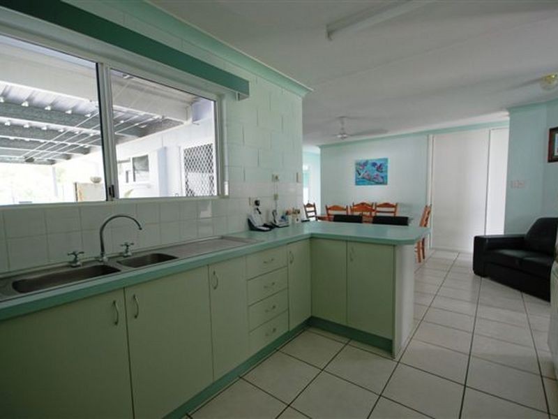 37 Country Road, Alligator Creek QLD 4816