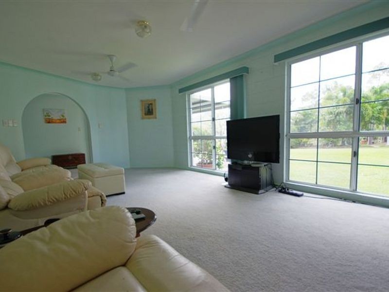 37 Country Road, Alligator Creek QLD 4816