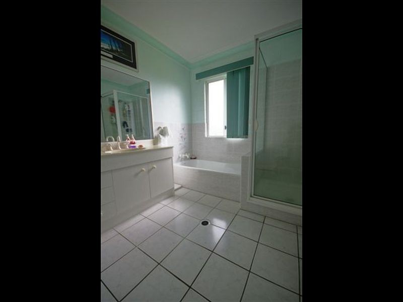 37 Country Road, Alligator Creek QLD 4816