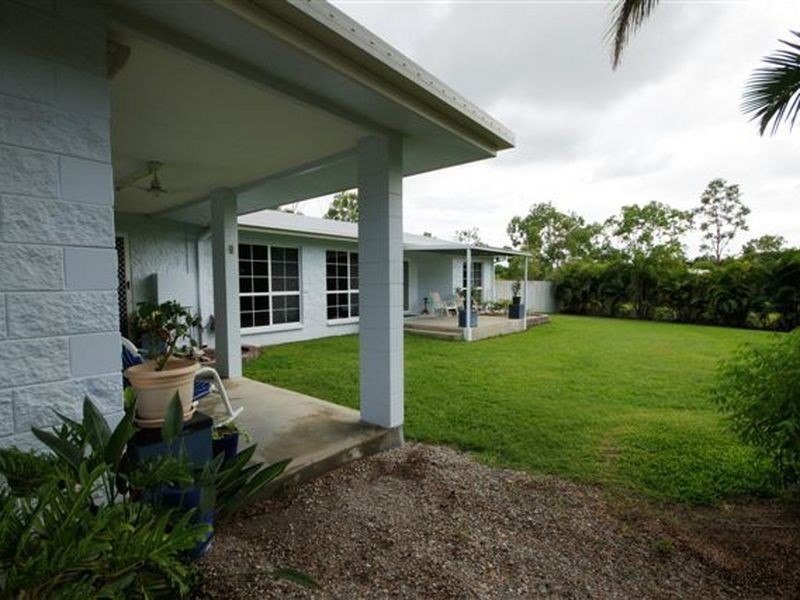 37 Country Road, Alligator Creek QLD 4816