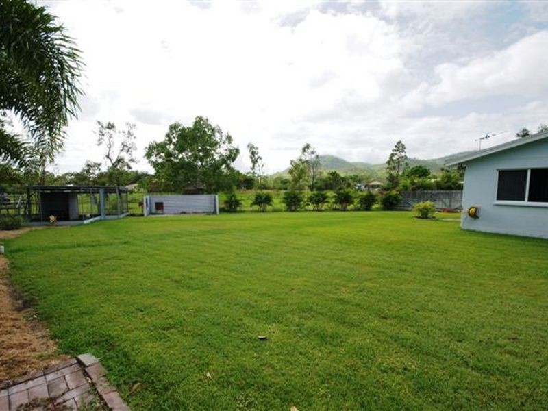 37 Country Road, Alligator Creek QLD 4816