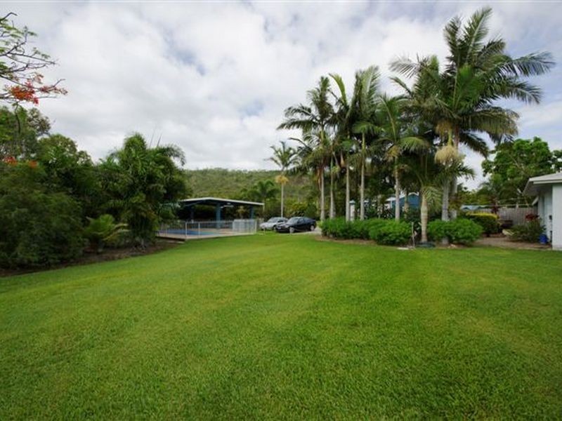 37 Country Road, Alligator Creek QLD 4816