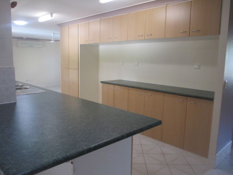 23 Mcpherson Street, Oonoonba QLD 4811