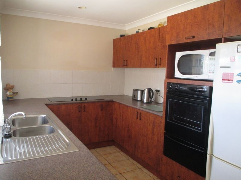 33 Laguna Avenue, Kirwan QLD 4817