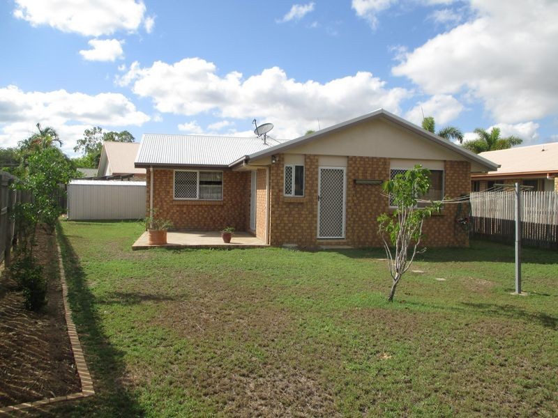 33 Laguna Avenue, Kirwan QLD 4817