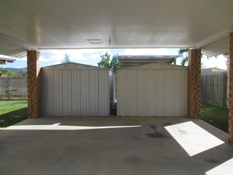 33 Laguna Avenue, Kirwan QLD 4817