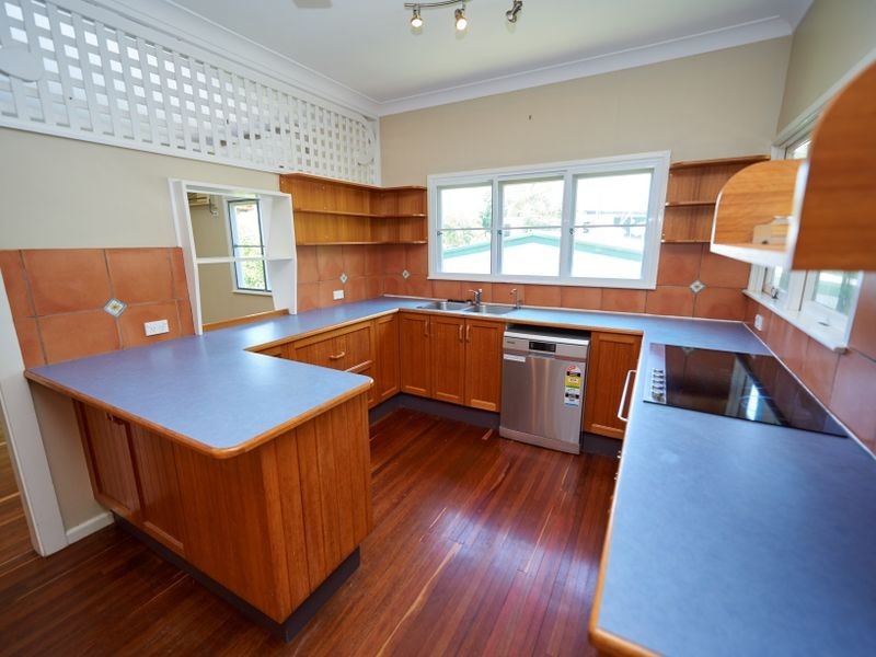 33 Bay Street, Pallarenda QLD 4810