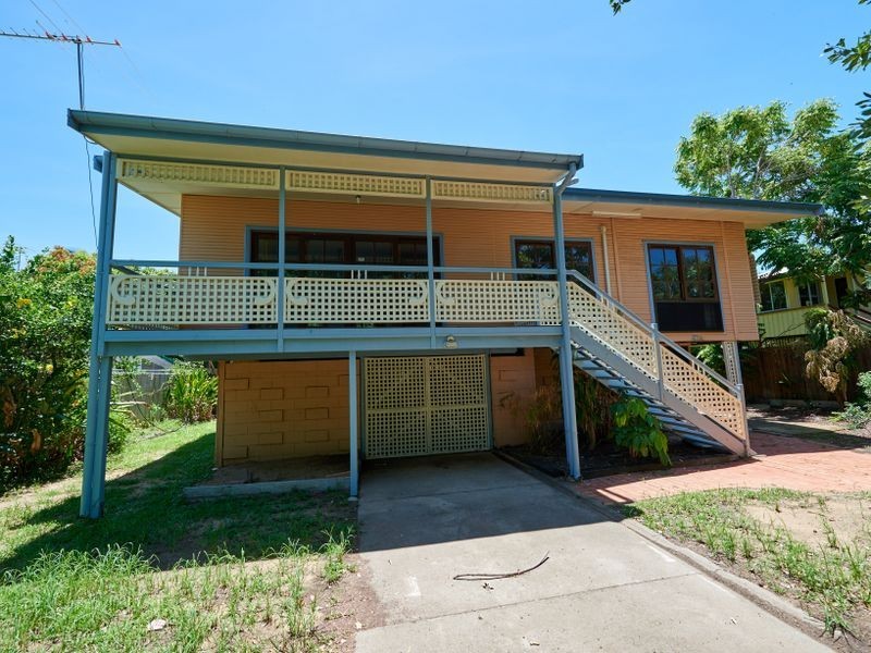 33 Bay Street, Pallarenda QLD 4810