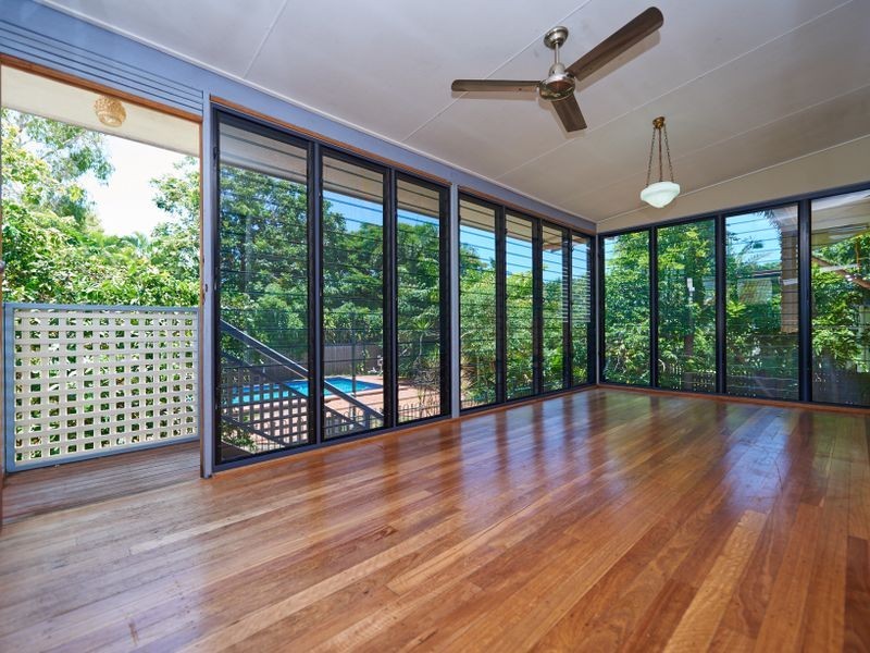 33 Bay Street, Pallarenda QLD 4810