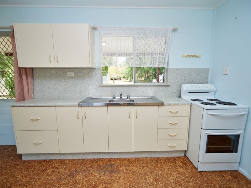 83 The  Esplanade, Toolakea QLD 4818