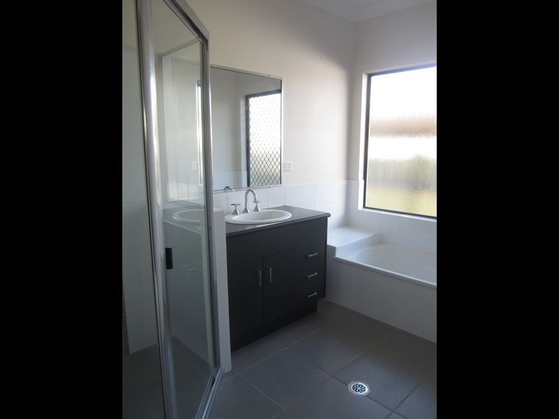 Bohle Plains QLD 4817