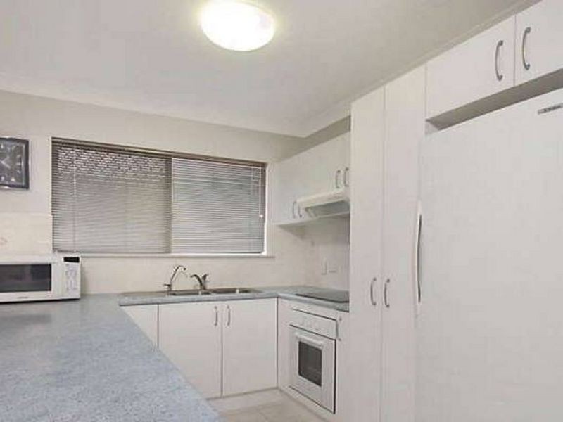 2 Finch Lane, Douglas QLD 4814