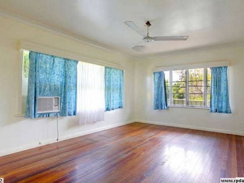 121 Ross River Road, Mundingburra QLD 4812