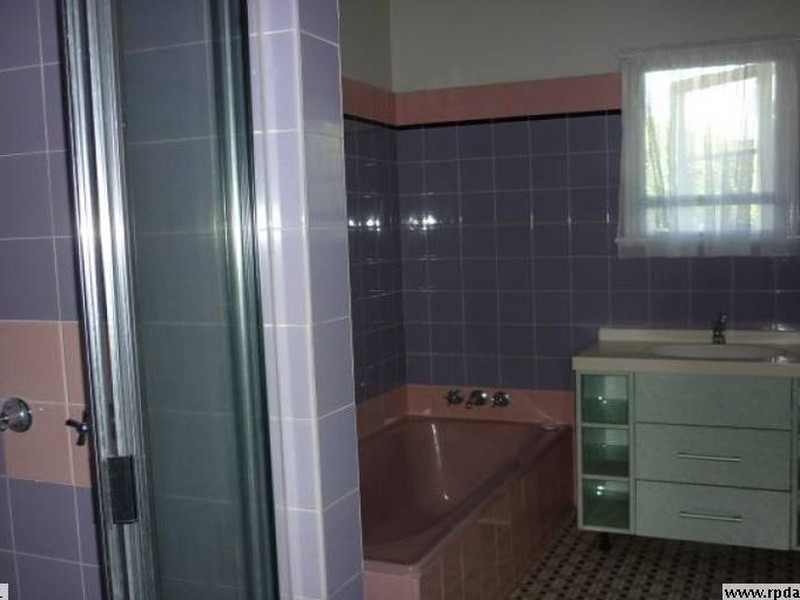 121 Ross River Road, Mundingburra QLD 4812