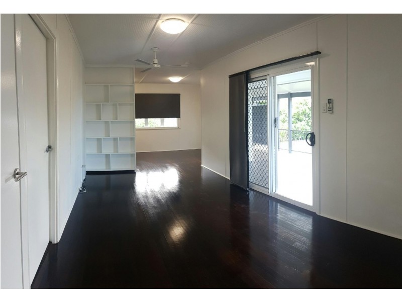 16 Hibiscus Street, Cranbrook QLD 4814