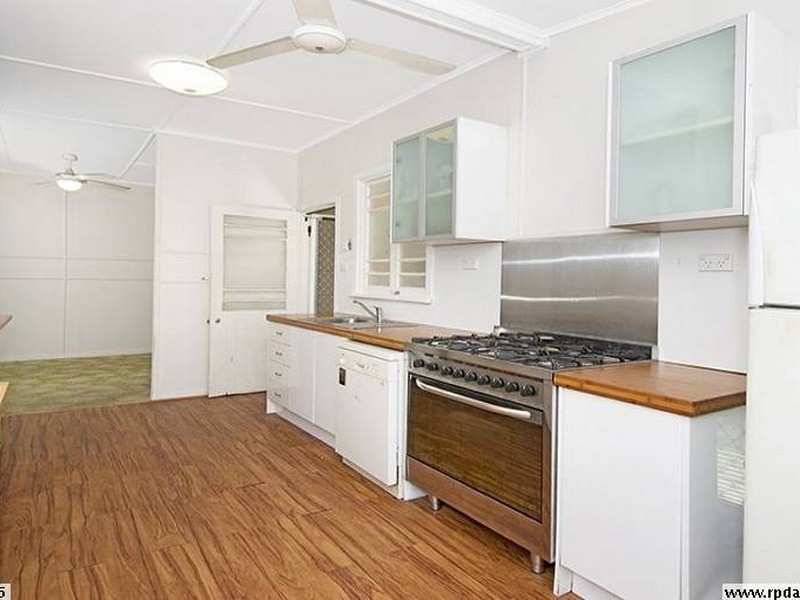 104 Ross River Road, Mundingburra QLD 4812