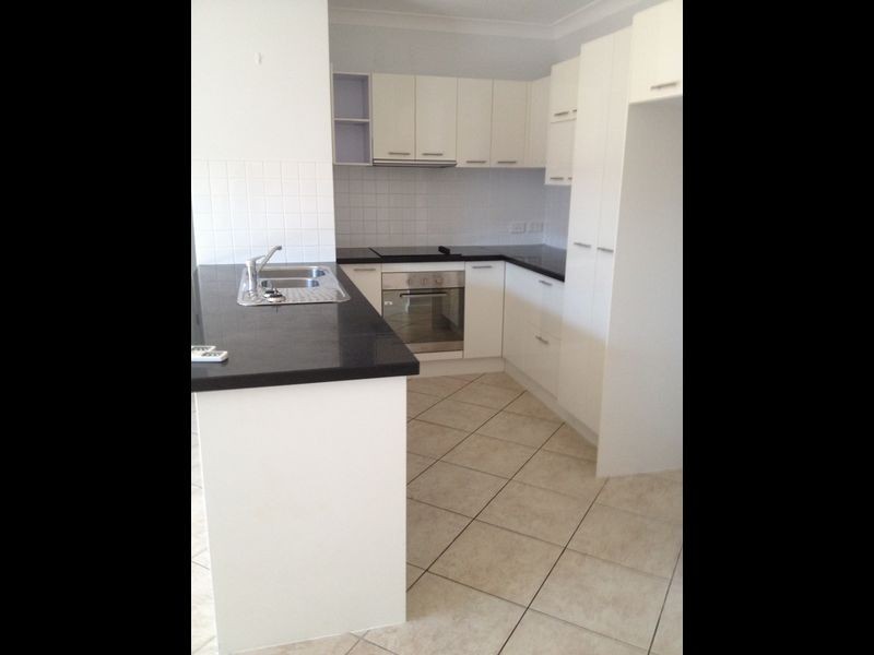 100 Ninth Avenue, Railway Estate QLD 4810