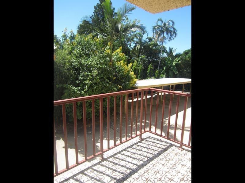 1/1 Burkee Street, North Ward QLD 4810