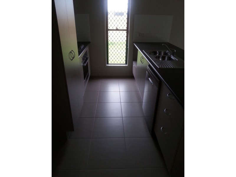 21 Smugglers Cove, Mount Low QLD 4818