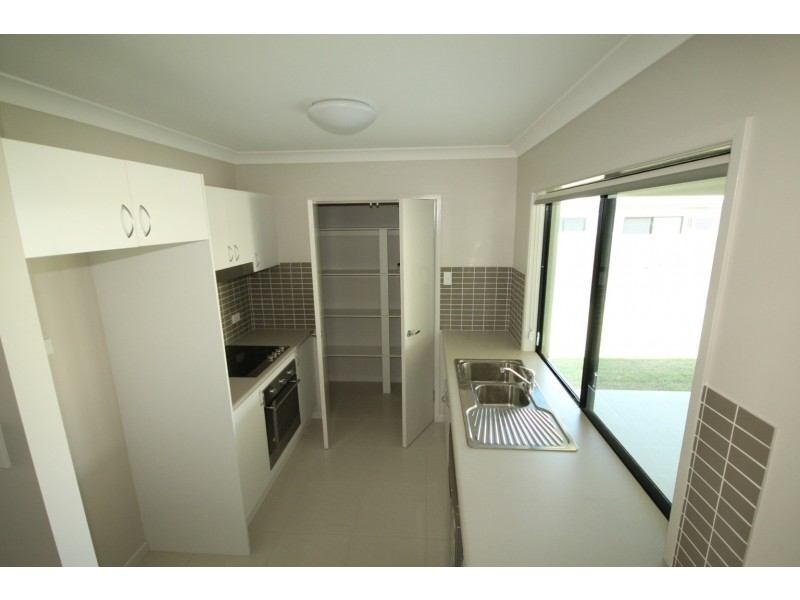 73 Shoalmarra Drive, Mount Low QLD 4818