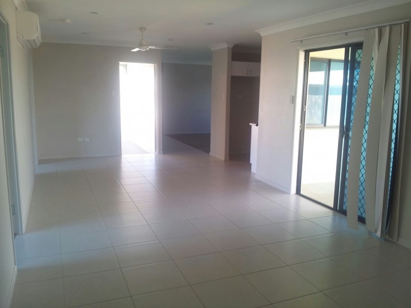 73 Shoalmarra Drive, Mount Low QLD 4818