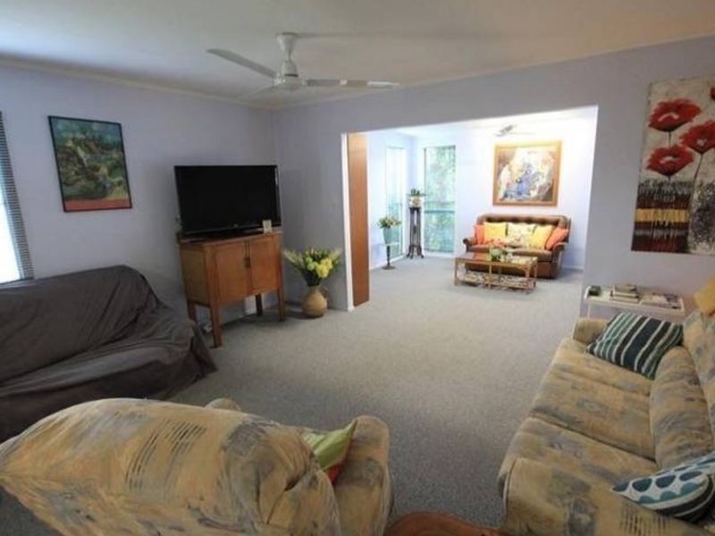 15 Aloomba Crescent, Cranbrook QLD 4814