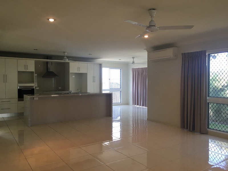 6 Girraween Avenue, Douglas QLD 4354