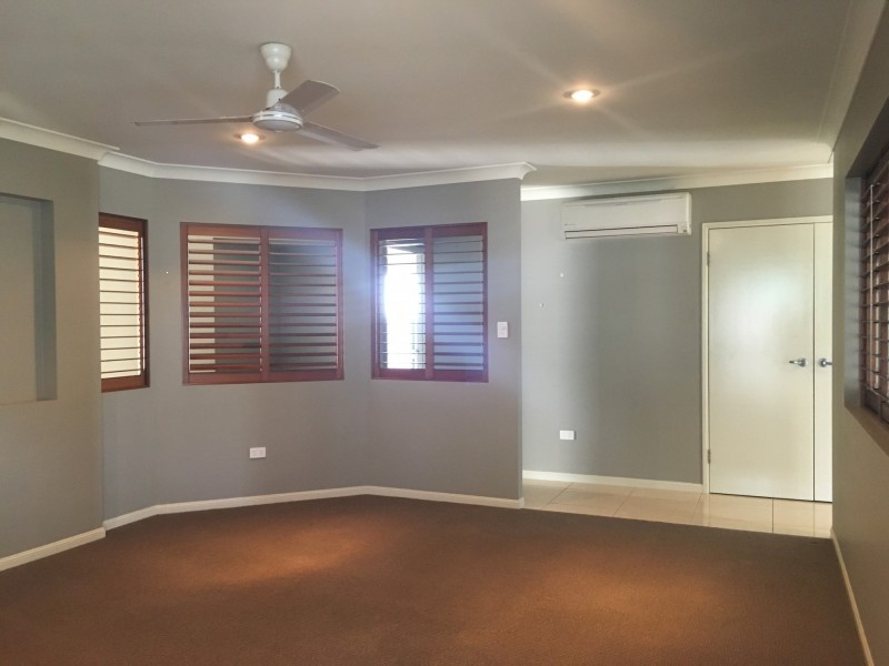 6 Girraween Avenue, Douglas QLD 4354