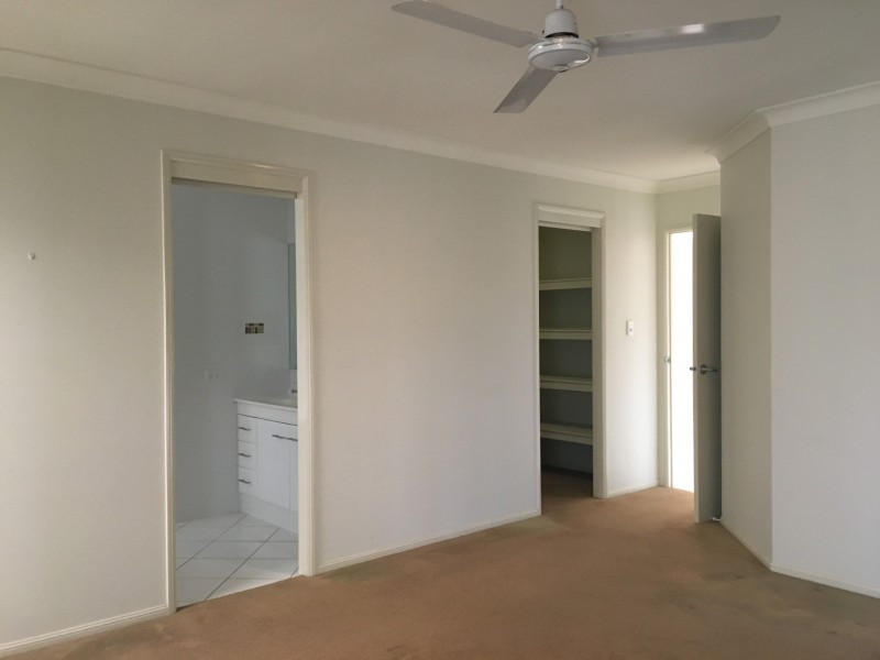 6 Girraween Avenue, Douglas QLD 4354