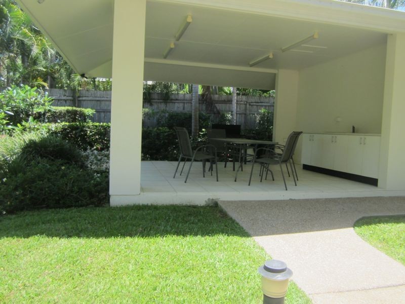 West End QLD 4810