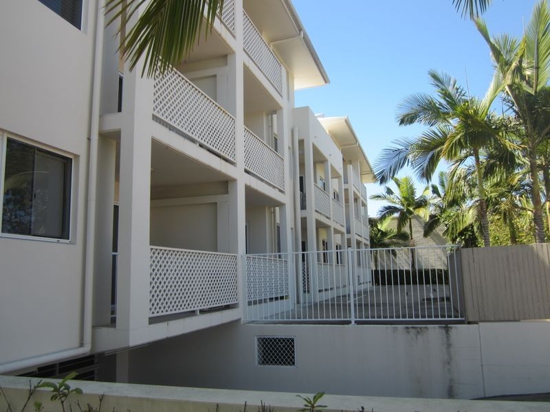 West End QLD 4810