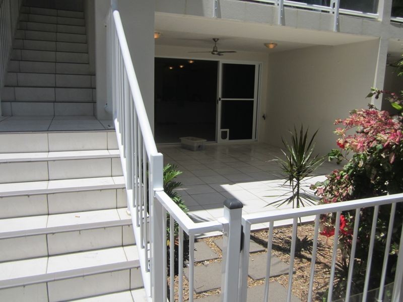 West End QLD 4810