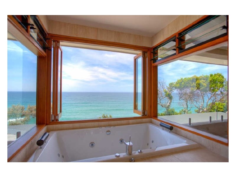 43 Sapphire Crescent, Sapphire Beach NSW 2450