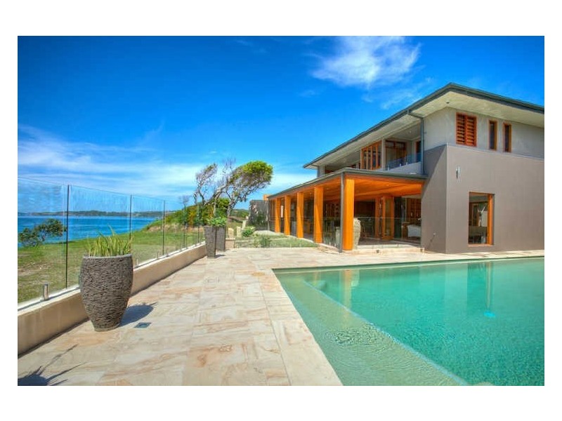 43 Sapphire Crescent, Sapphire Beach NSW 2450
