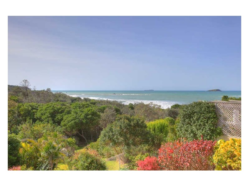 37 Sapphire Crescent, Sapphire Beach NSW 2450