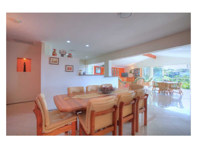 37 Sapphire Crescent, Sapphire Beach NSW 2450